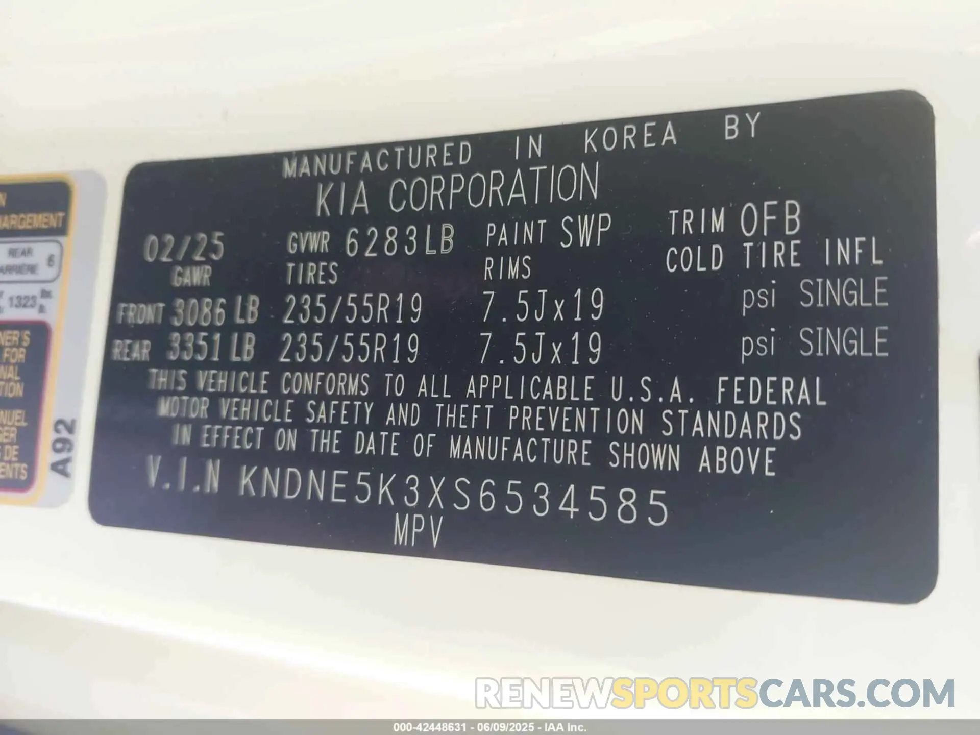 9 Photograph of a damaged car KNDNE5K3XS6534585 KIA CARNIVAL MPV 2025