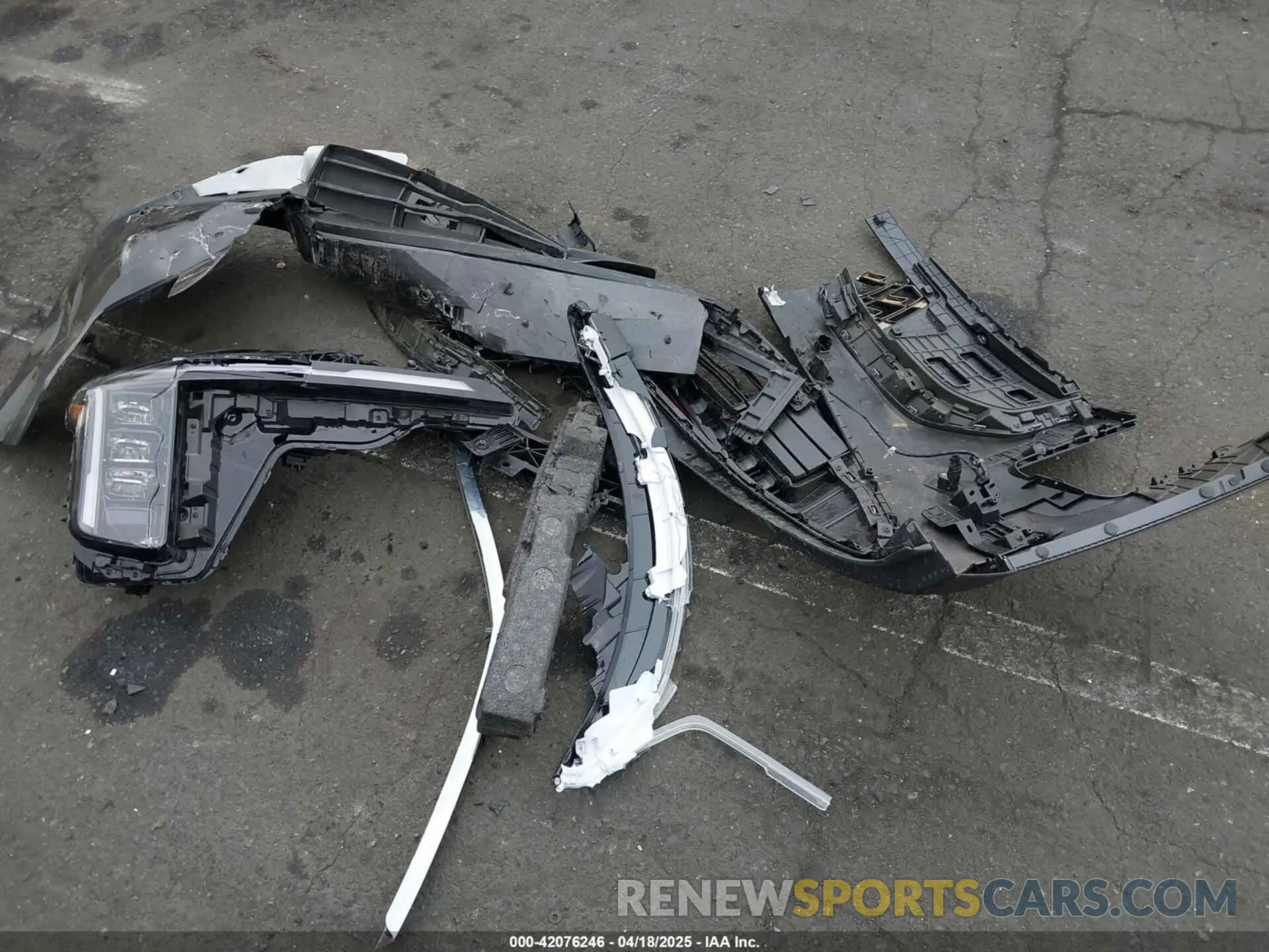 11 Photograph of a damaged car KNDNB5KAXS6049614 KIA CARNIVAL MPV HYBRID 2025
