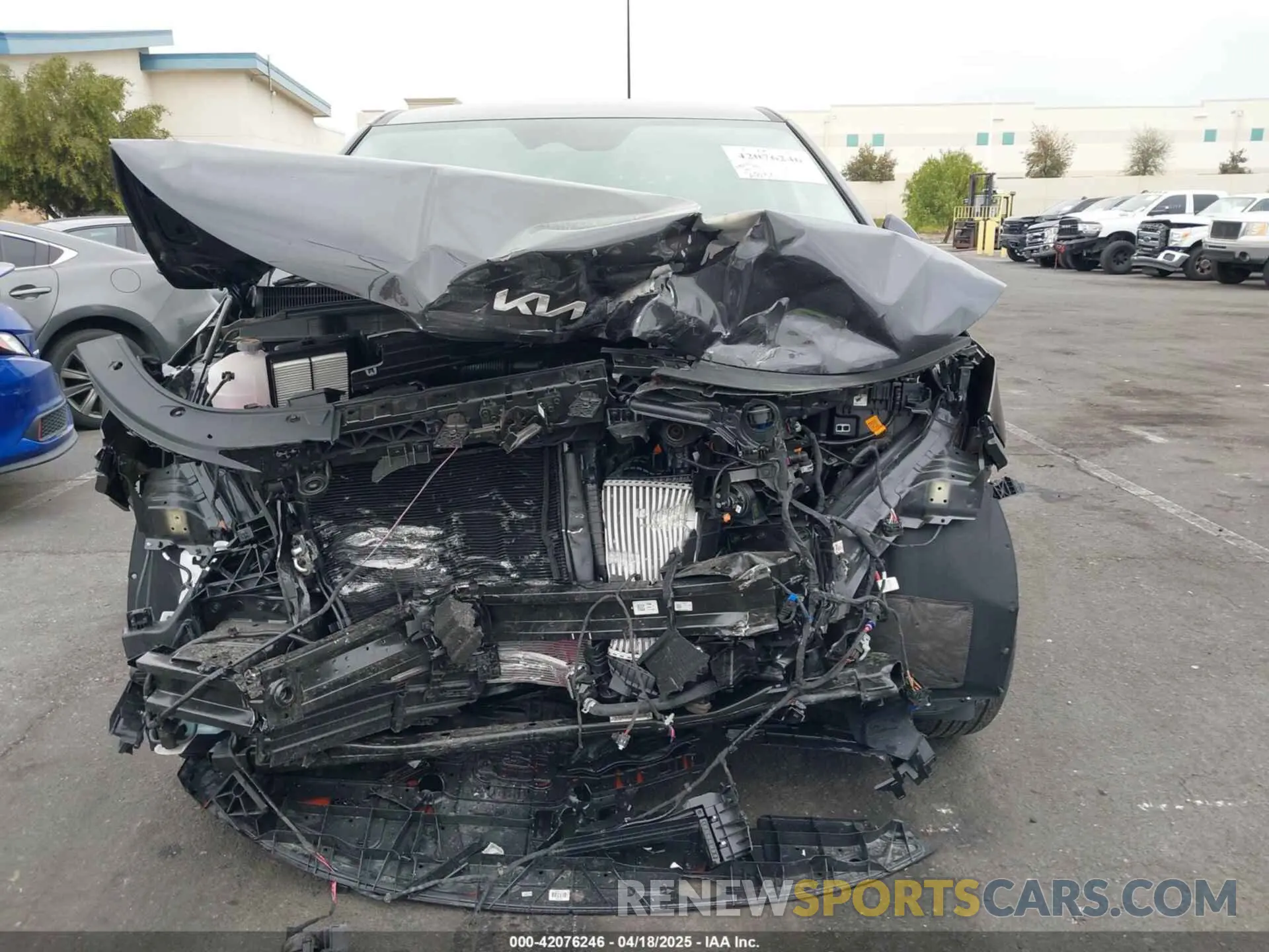 12 Photograph of a damaged car KNDNB5KAXS6049614 KIA CARNIVAL MPV HYBRID 2025