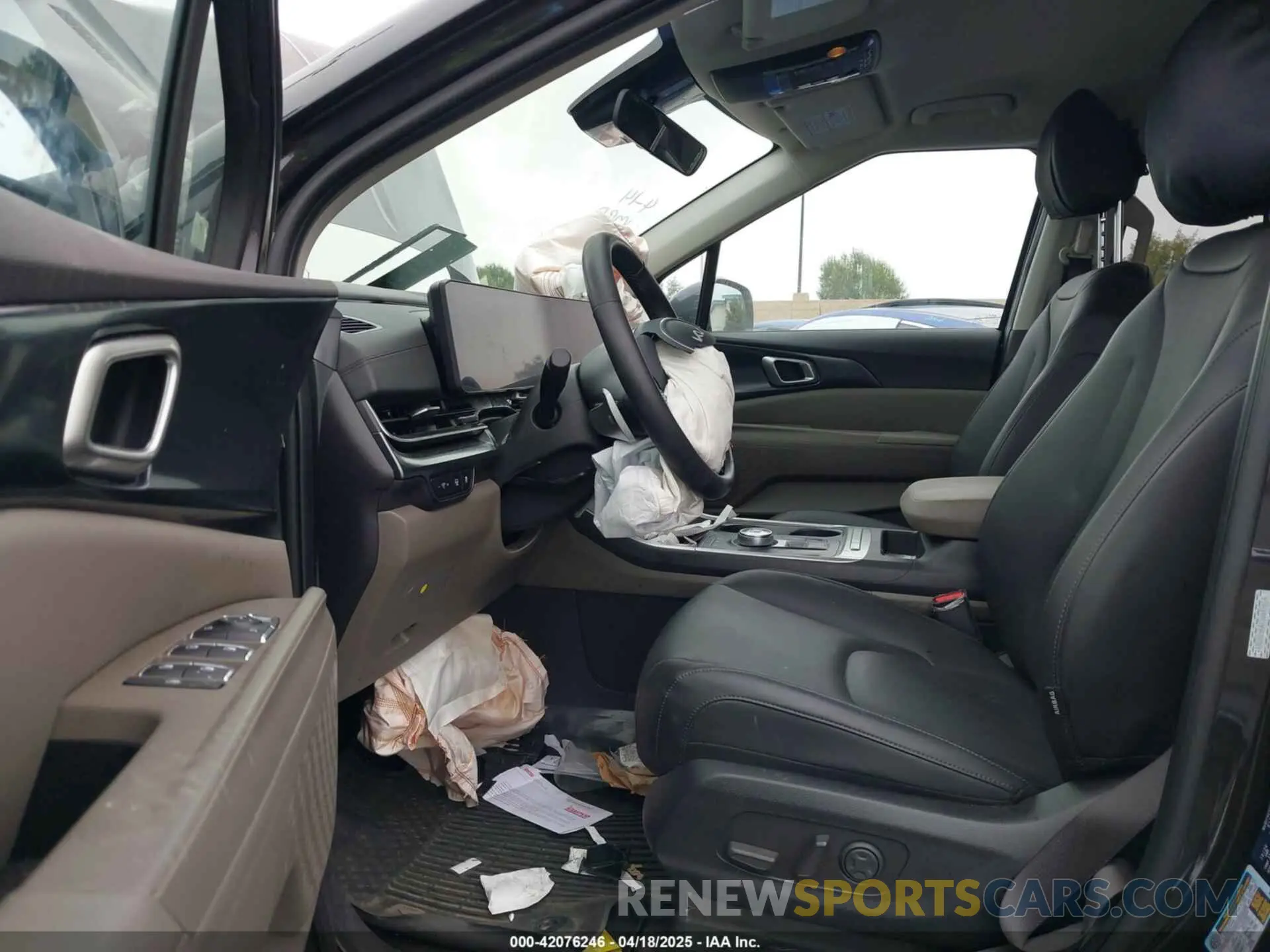 5 Photograph of a damaged car KNDNB5KAXS6049614 KIA CARNIVAL MPV HYBRID 2025