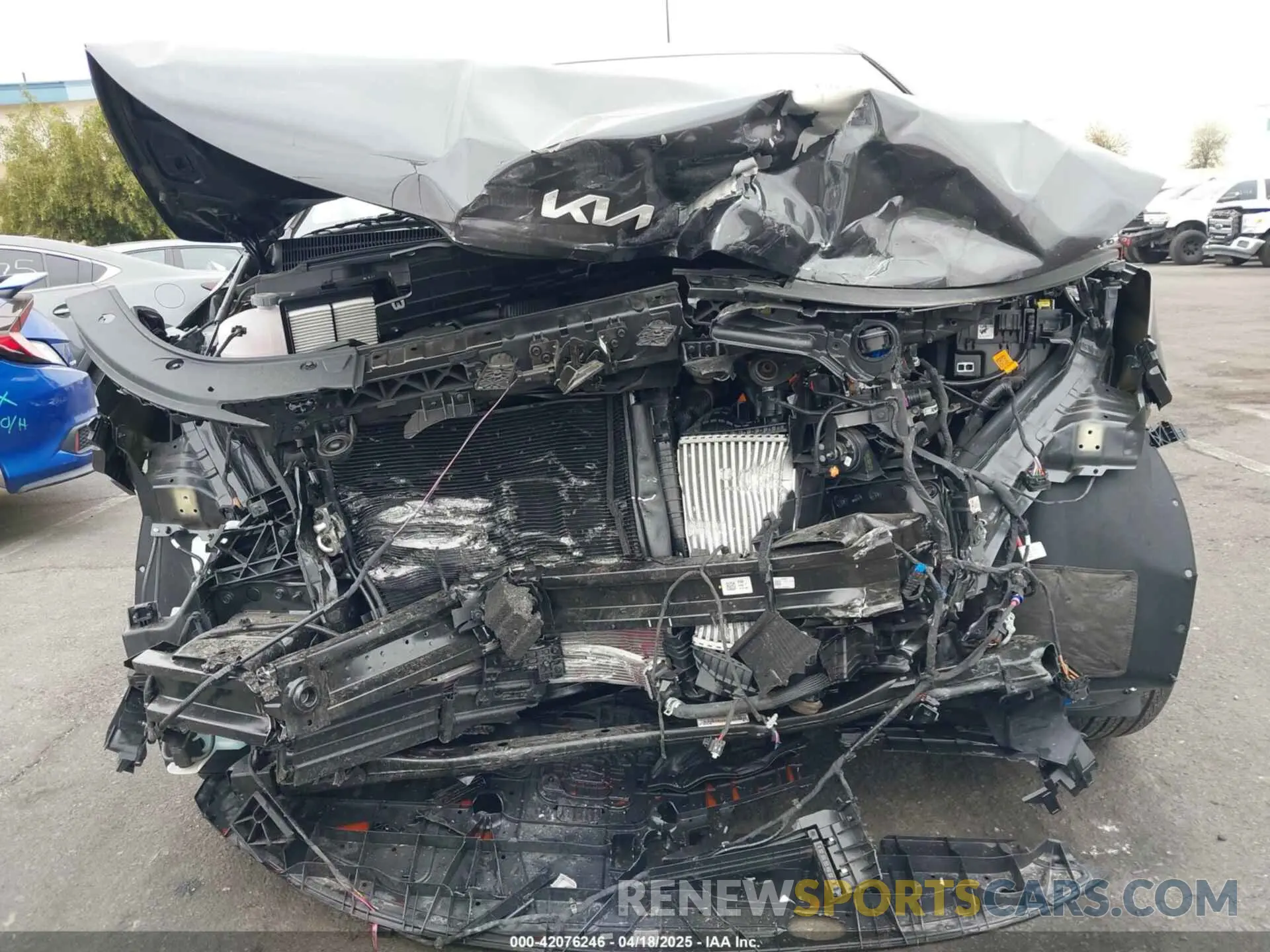 6 Photograph of a damaged car KNDNB5KAXS6049614 KIA CARNIVAL MPV HYBRID 2025