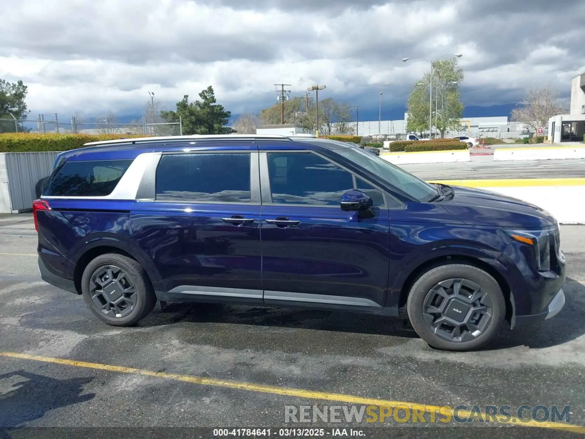 13 Photograph of a damaged car KNDNC5KA1S6032701 KIA CARNIVAL MPV HYBRID 2025