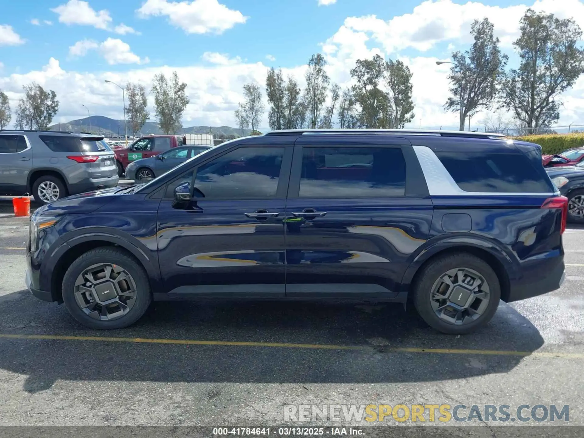 14 Photograph of a damaged car KNDNC5KA1S6032701 KIA CARNIVAL MPV HYBRID 2025