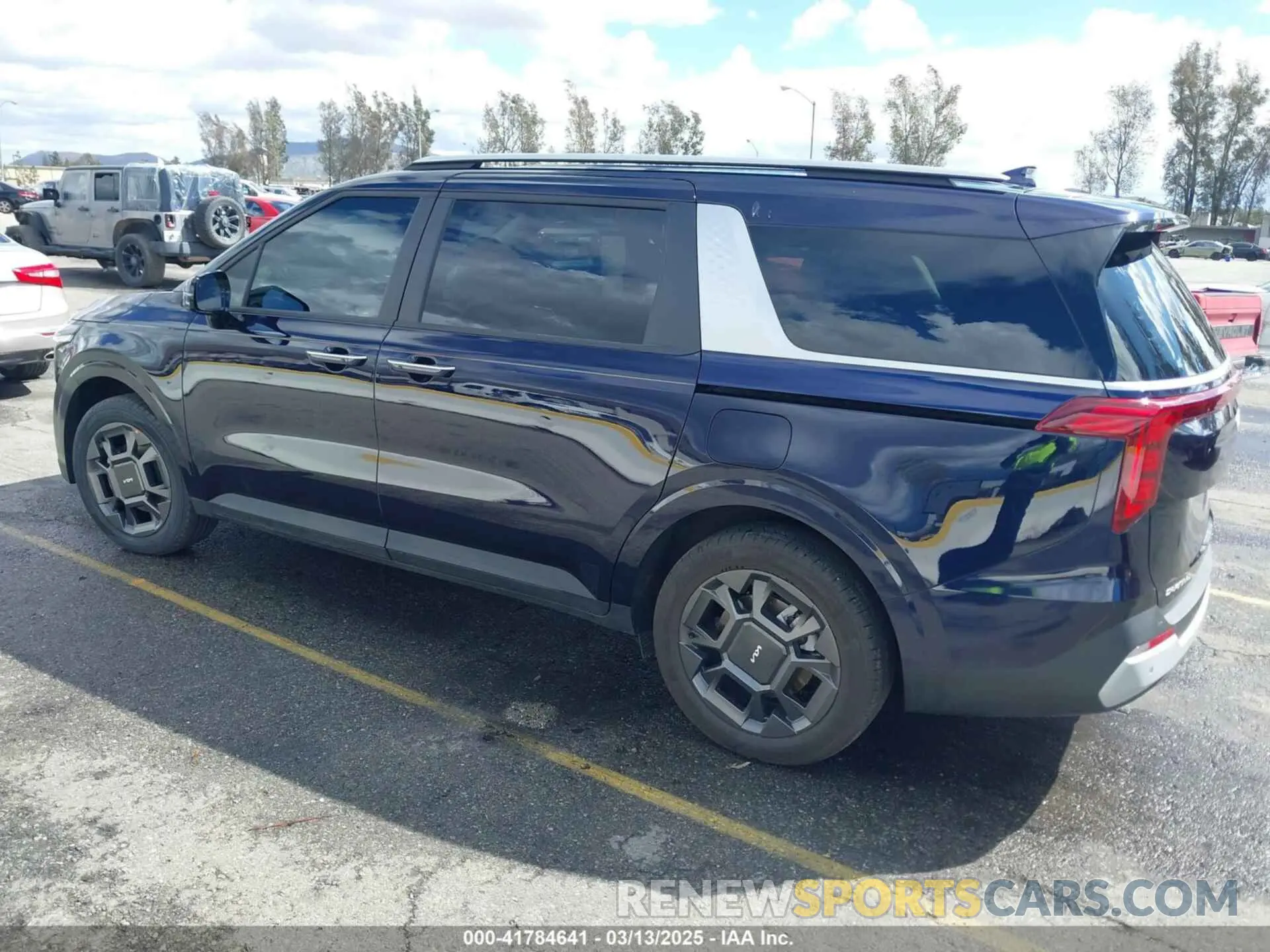 3 Photograph of a damaged car KNDNC5KA1S6032701 KIA CARNIVAL MPV HYBRID 2025