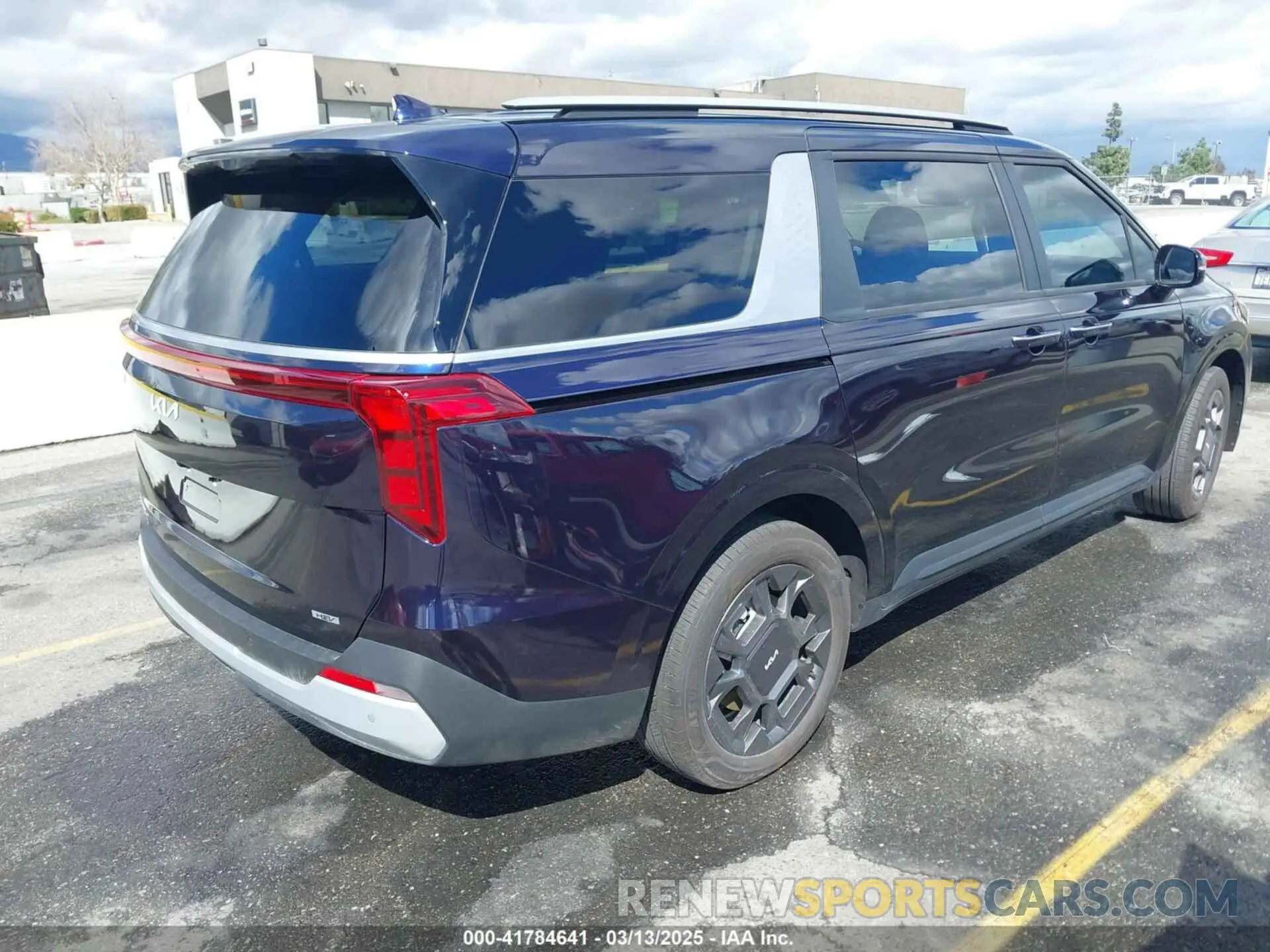 4 Photograph of a damaged car KNDNC5KA1S6032701 KIA CARNIVAL MPV HYBRID 2025