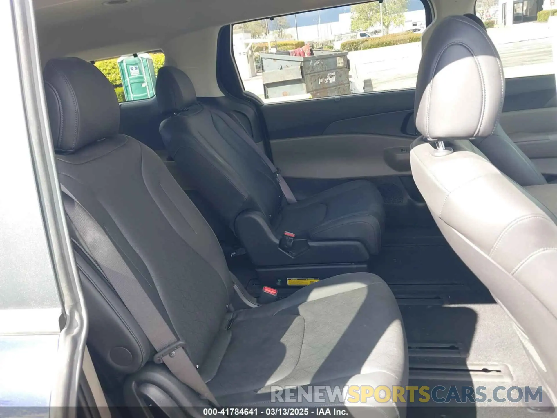 8 Photograph of a damaged car KNDNC5KA1S6032701 KIA CARNIVAL MPV HYBRID 2025