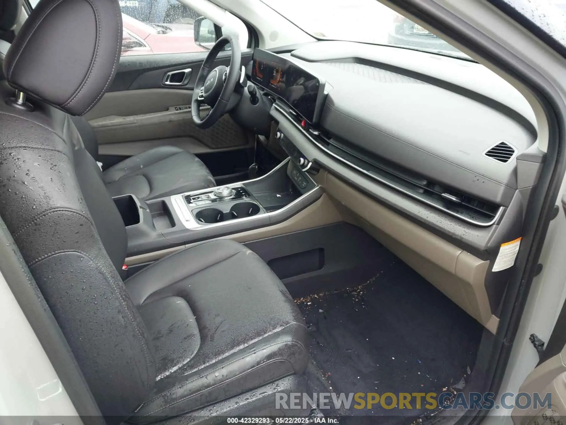 5 Photograph of a damaged car KNDNC5KA4S6030537 KIA CARNIVAL MPV HYBRID 2025