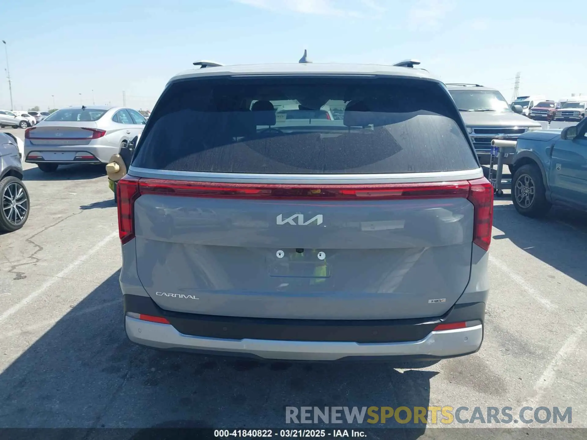 16 Photograph of a damaged car KNDNC5KA6S6044309 KIA CARNIVAL MPV HYBRID 2025