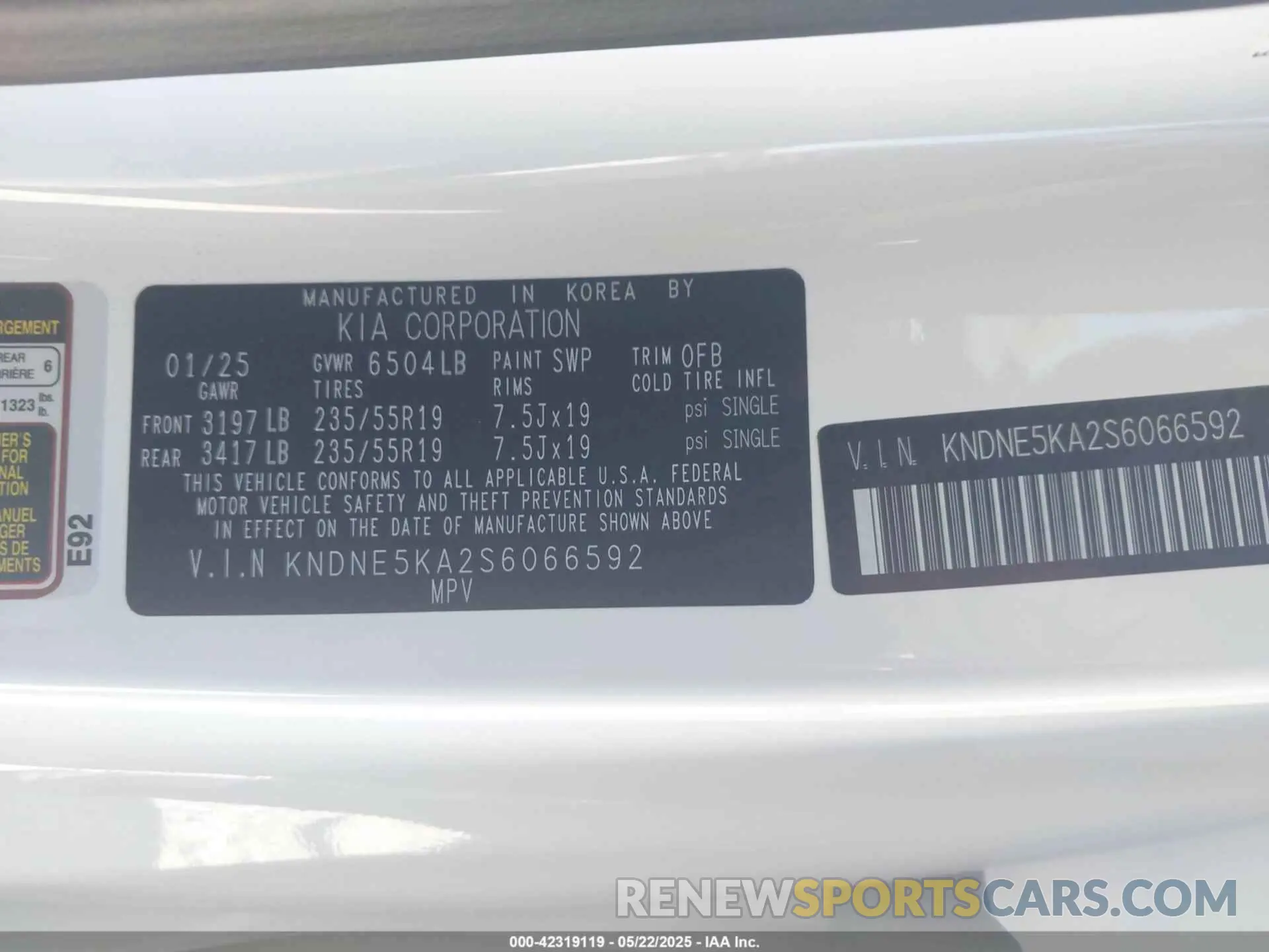 9 Photograph of a damaged car KNDNE5KA2S6066592 KIA CARNIVAL MPV HYBRID 2025