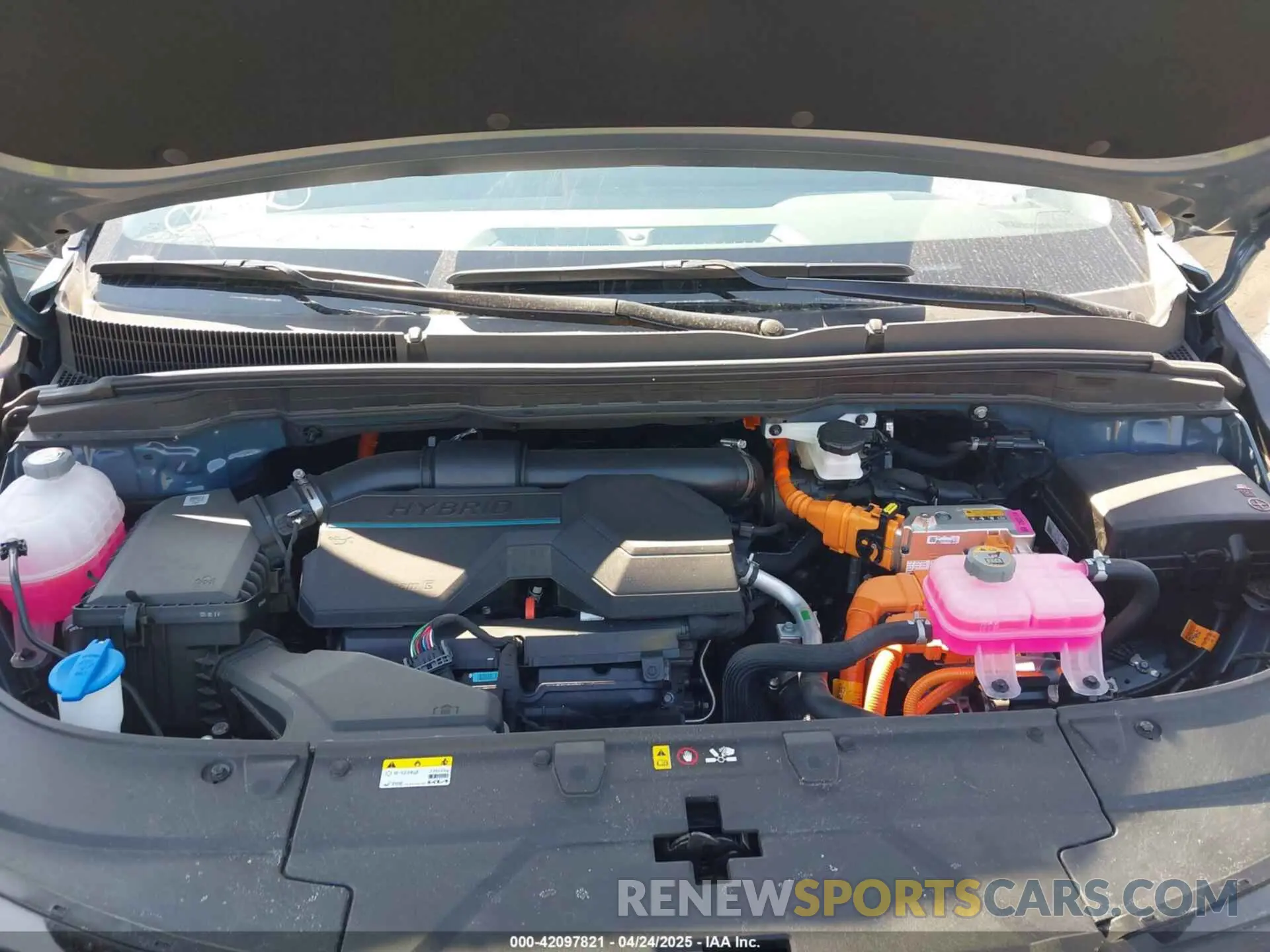 10 Photograph of a damaged car KNDNE5KA6S6037631 KIA CARNIVAL MPV HYBRID 2025