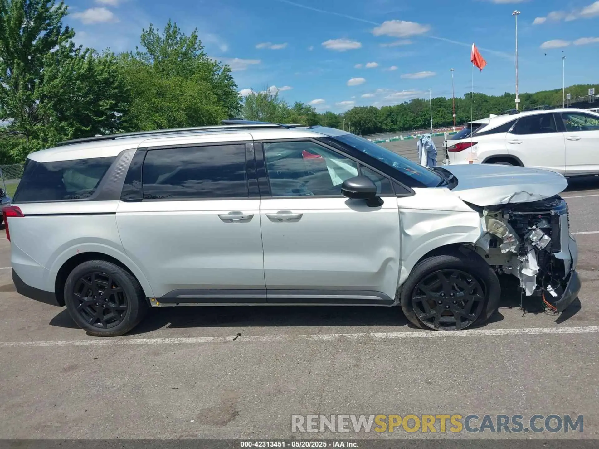 12 Photograph of a damaged car KNDNE5KA9S6030950 KIA CARNIVAL MPV HYBRID 2025