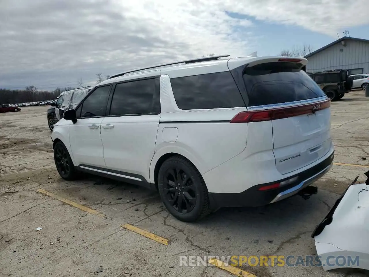 2 Photograph of a damaged car KNDNE5H30N6126916 KIA CARNIVAL S 2022