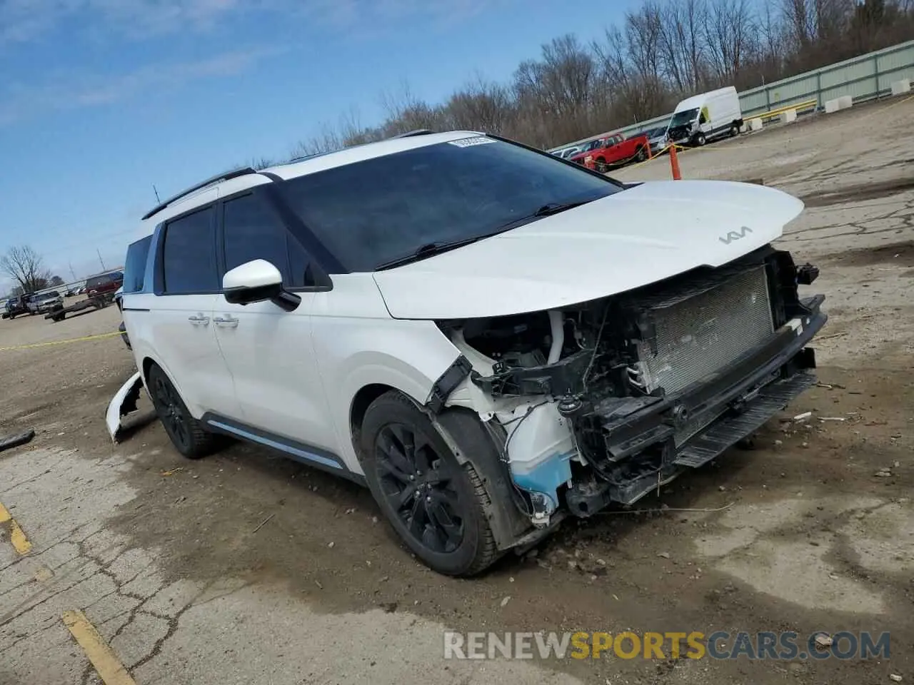 4 Photograph of a damaged car KNDNE5H30N6126916 KIA CARNIVAL S 2022