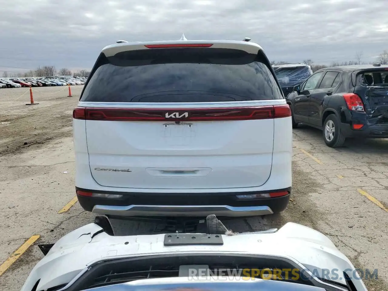 6 Photograph of a damaged car KNDNE5H30N6126916 KIA CARNIVAL S 2022
