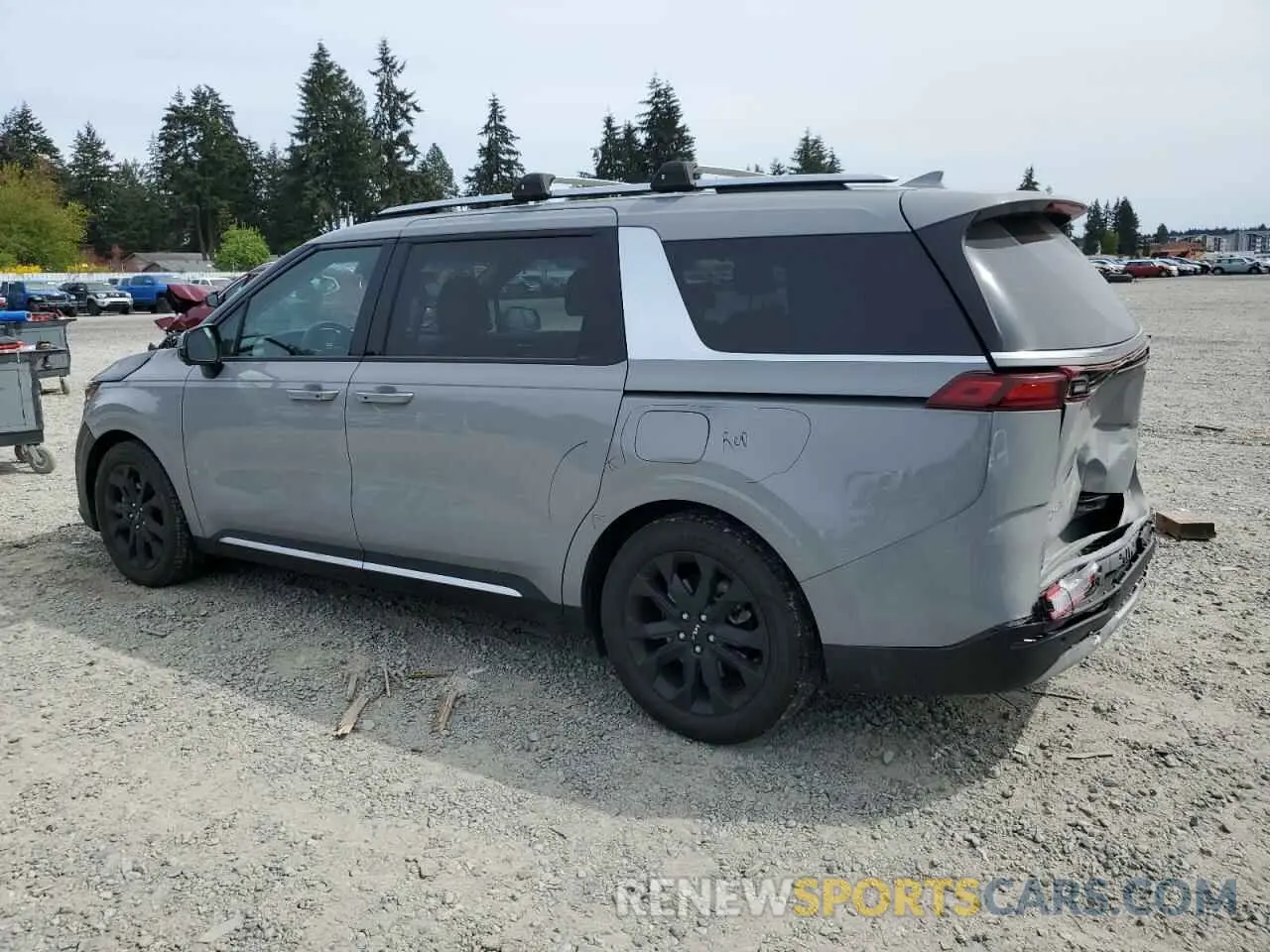 2 Photograph of a damaged car KNDNE5H31N6183285 KIA CARNIVAL S 2022