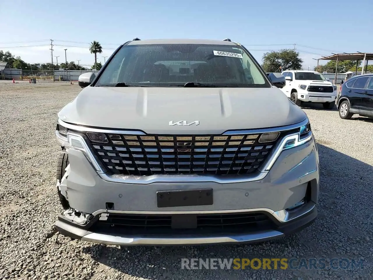 5 Photograph of a damaged car KNDNE5H35N6072755 KIA CARNIVAL S 2022