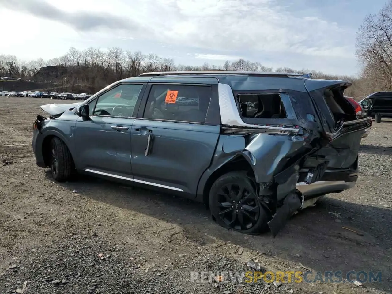 2 Photograph of a damaged car KNDNE5H36N6082386 KIA CARNIVAL S 2022