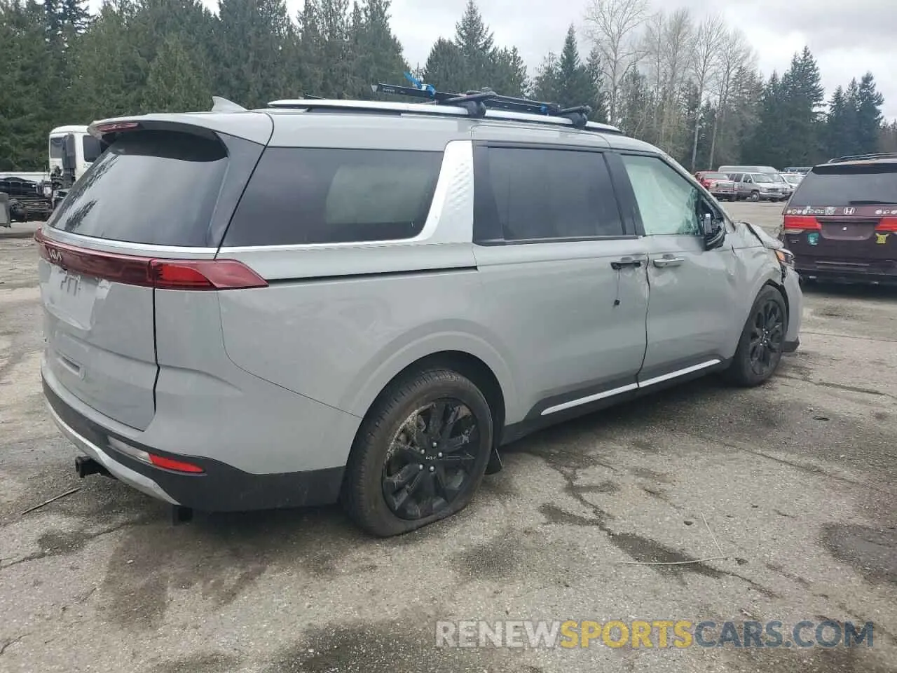 3 Photograph of a damaged car KNDNE5H36N6108081 KIA CARNIVAL S 2022