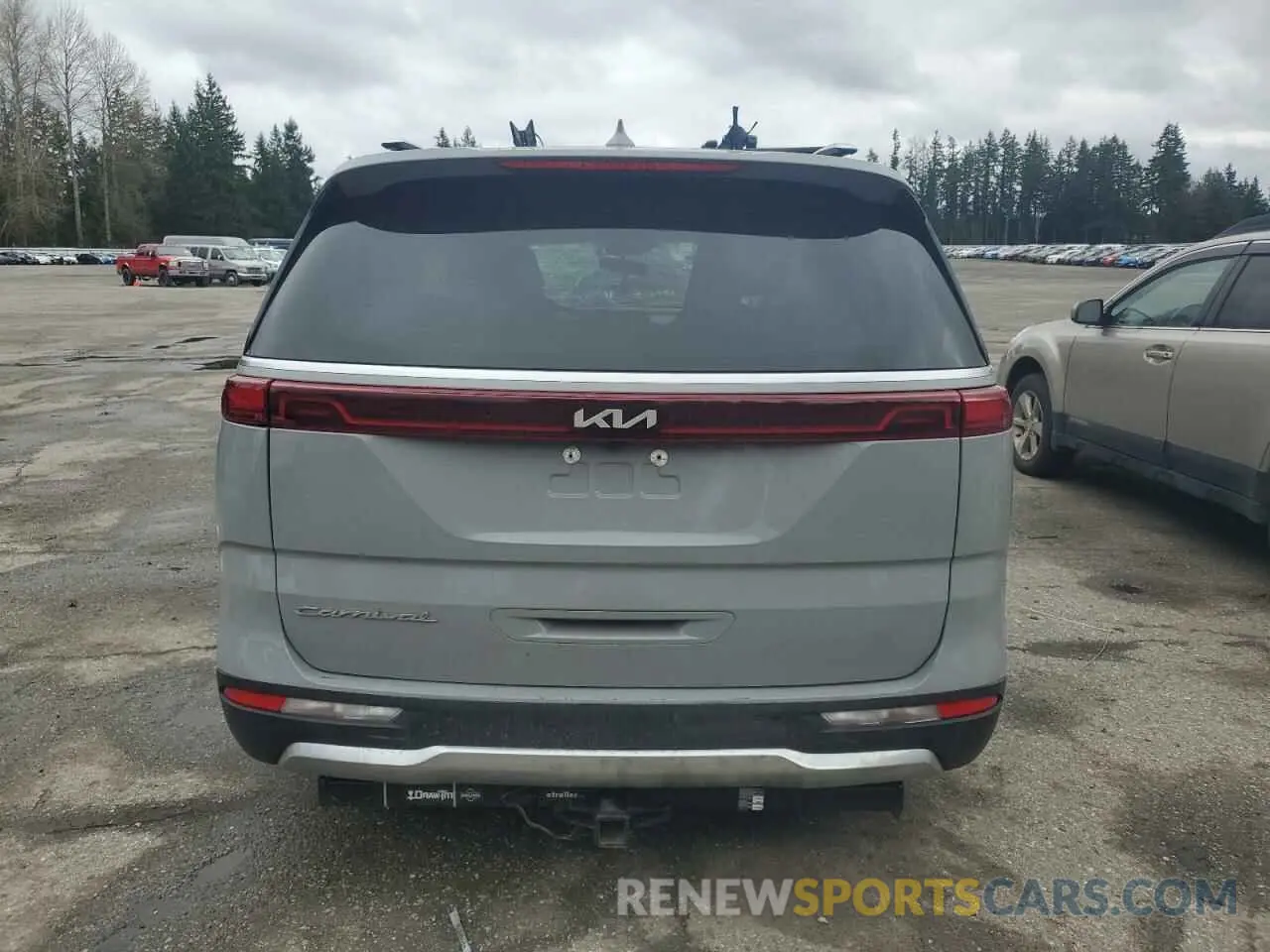 6 Photograph of a damaged car KNDNE5H36N6108081 KIA CARNIVAL S 2022