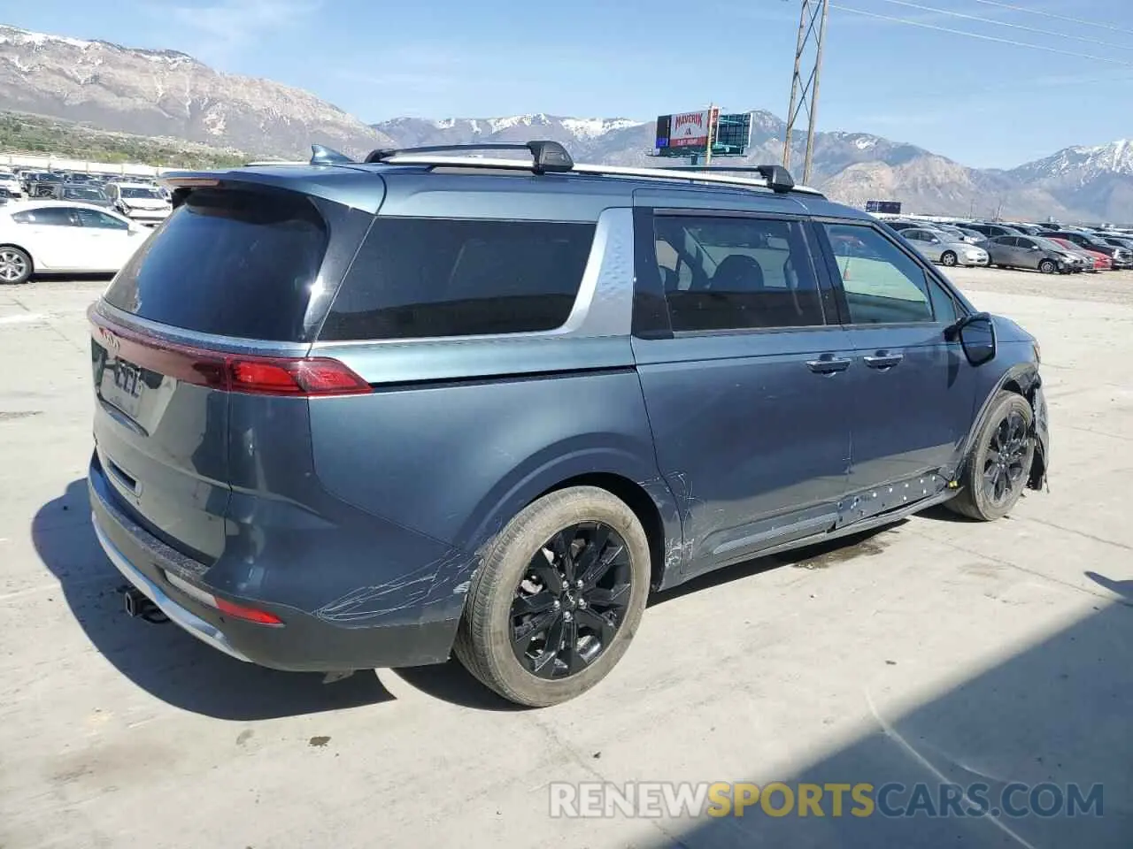 3 Photograph of a damaged car KNDNE5H38N6145245 KIA CARNIVAL S 2022
