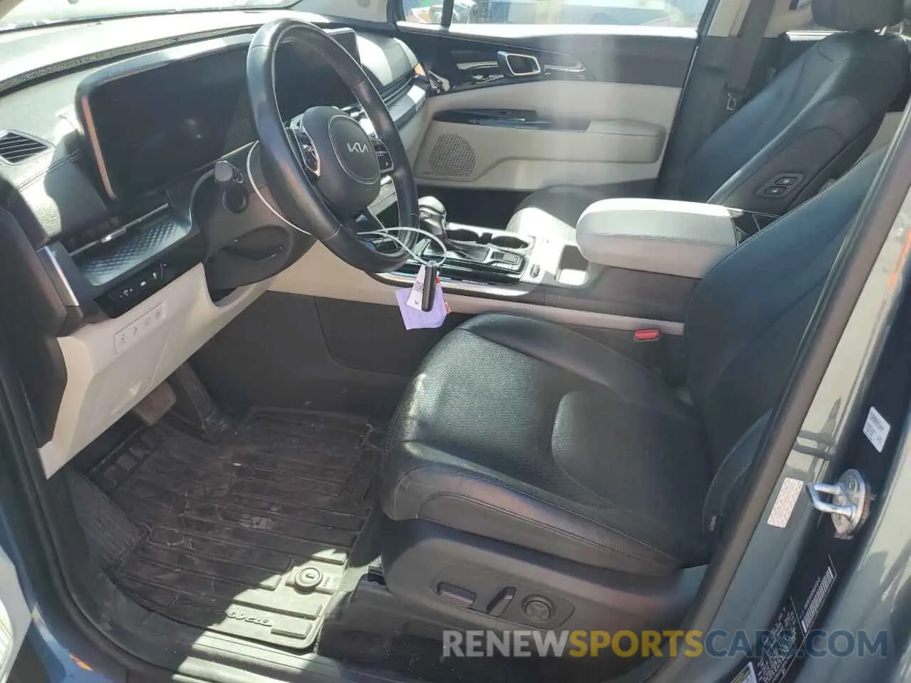 7 Photograph of a damaged car KNDNE5H38N6145245 KIA CARNIVAL S 2022