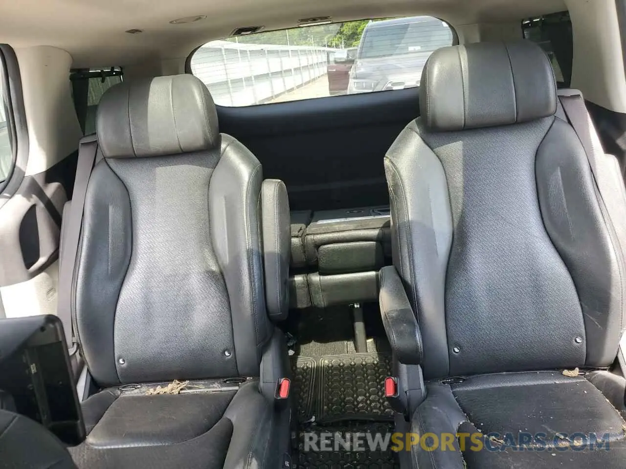 10 Photograph of a damaged car KNDNE5H3XN6090894 KIA CARNIVAL S 2022