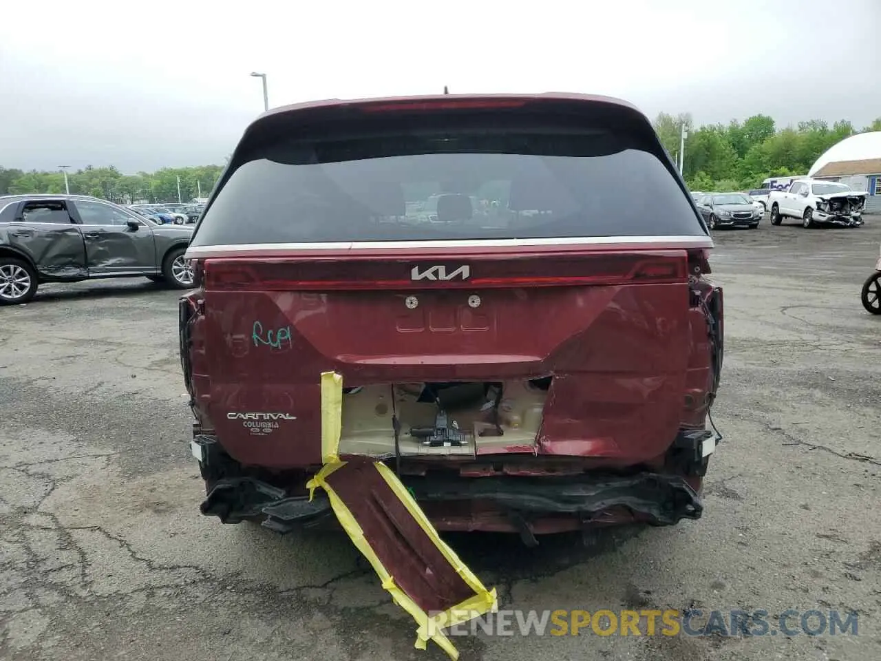 6 Photograph of a damaged car KNDNE5H34P6291516 KIA CARNIVAL S 2023