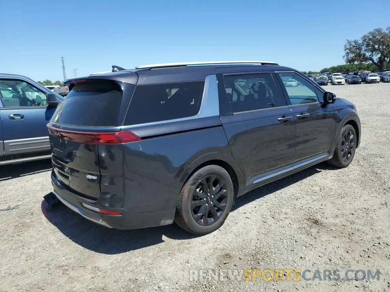 3 Photograph of a damaged car KNDNE5H39P6269124 KIA CARNIVAL S 2023