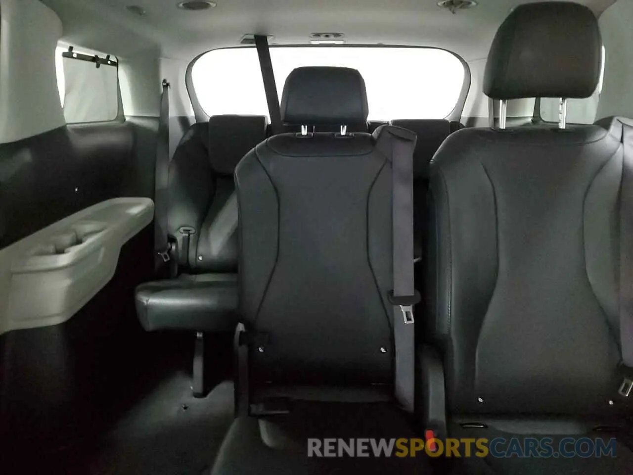 10 Photograph of a damaged car KNDNE5H33R6360506 KIA CARNIVAL S 2024
