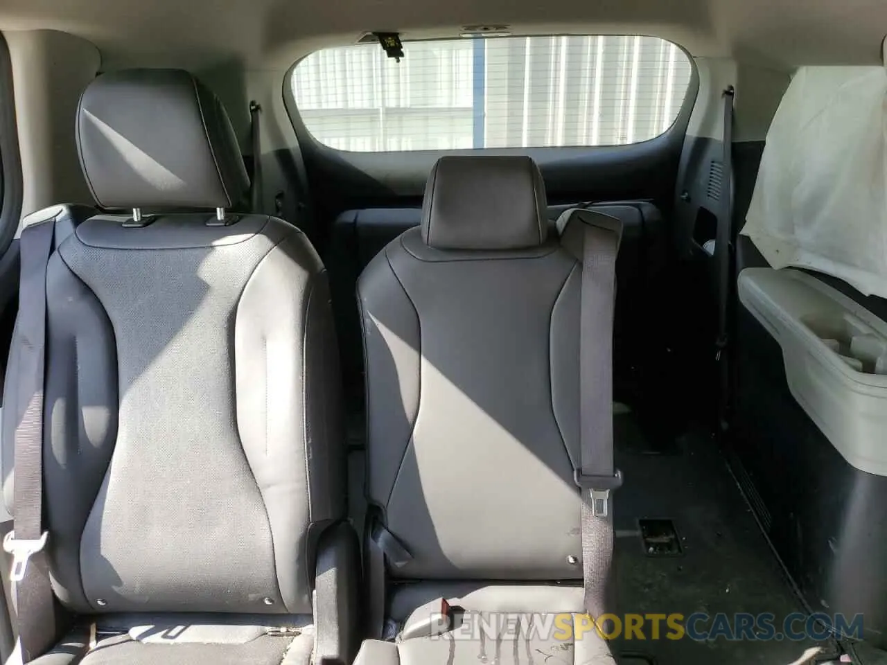 10 Photograph of a damaged car KNDNE5H39R6306238 KIA CARNIVAL S 2024