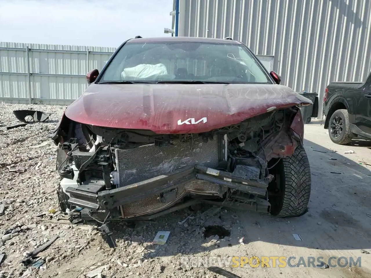 5 Photograph of a damaged car KNDNE5H39R6306238 KIA CARNIVAL S 2024