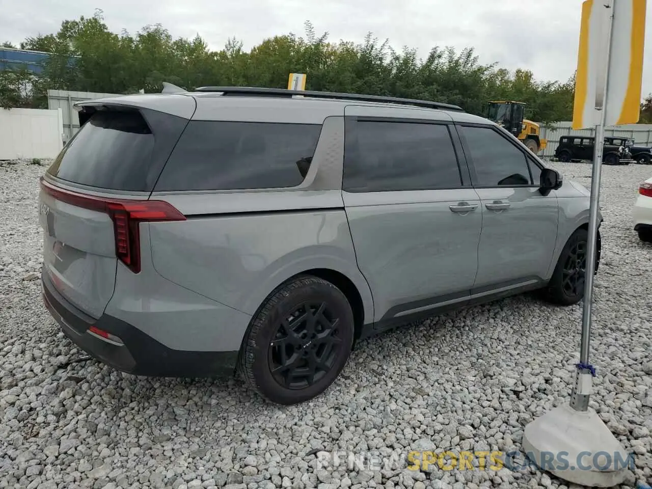 3 Photograph of a damaged car KNDNE5K33S6457526 KIA CARNIVAL S 2025
