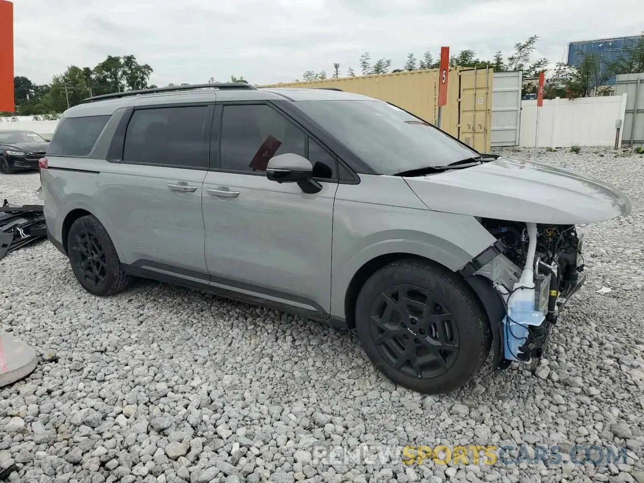 4 Photograph of a damaged car KNDNE5K33S6457526 KIA CARNIVAL S 2025