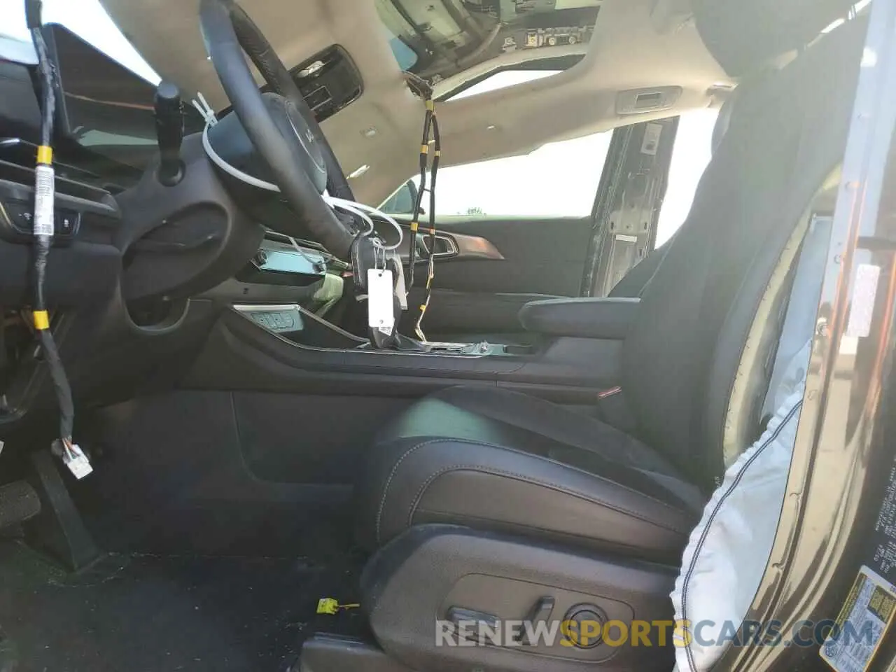 7 Photograph of a damaged car KNDNE5K38S6461393 KIA CARNIVAL S 2025