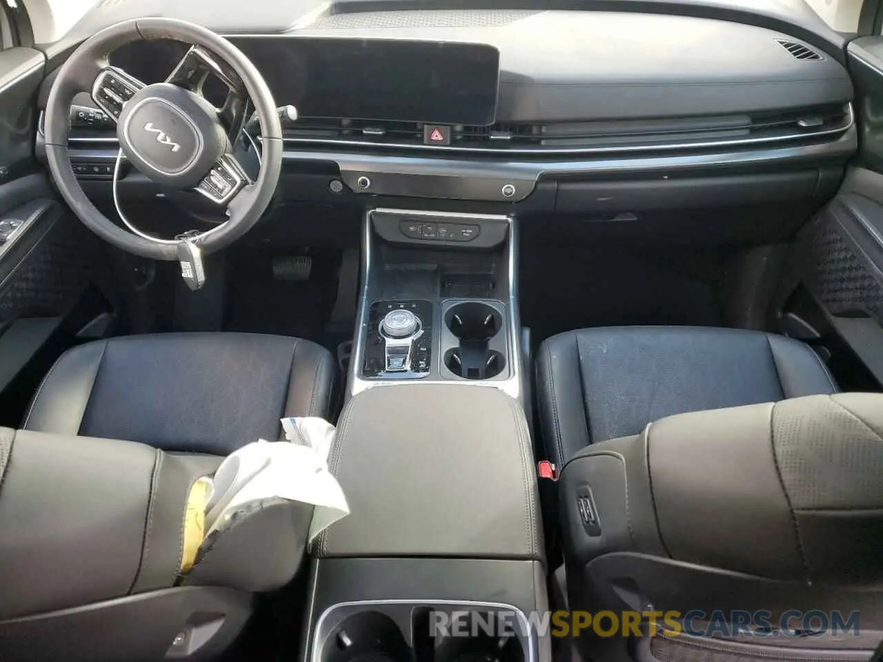 8 Photograph of a damaged car KNDNE5KA0S6031310 KIA CARNIVAL S 2025