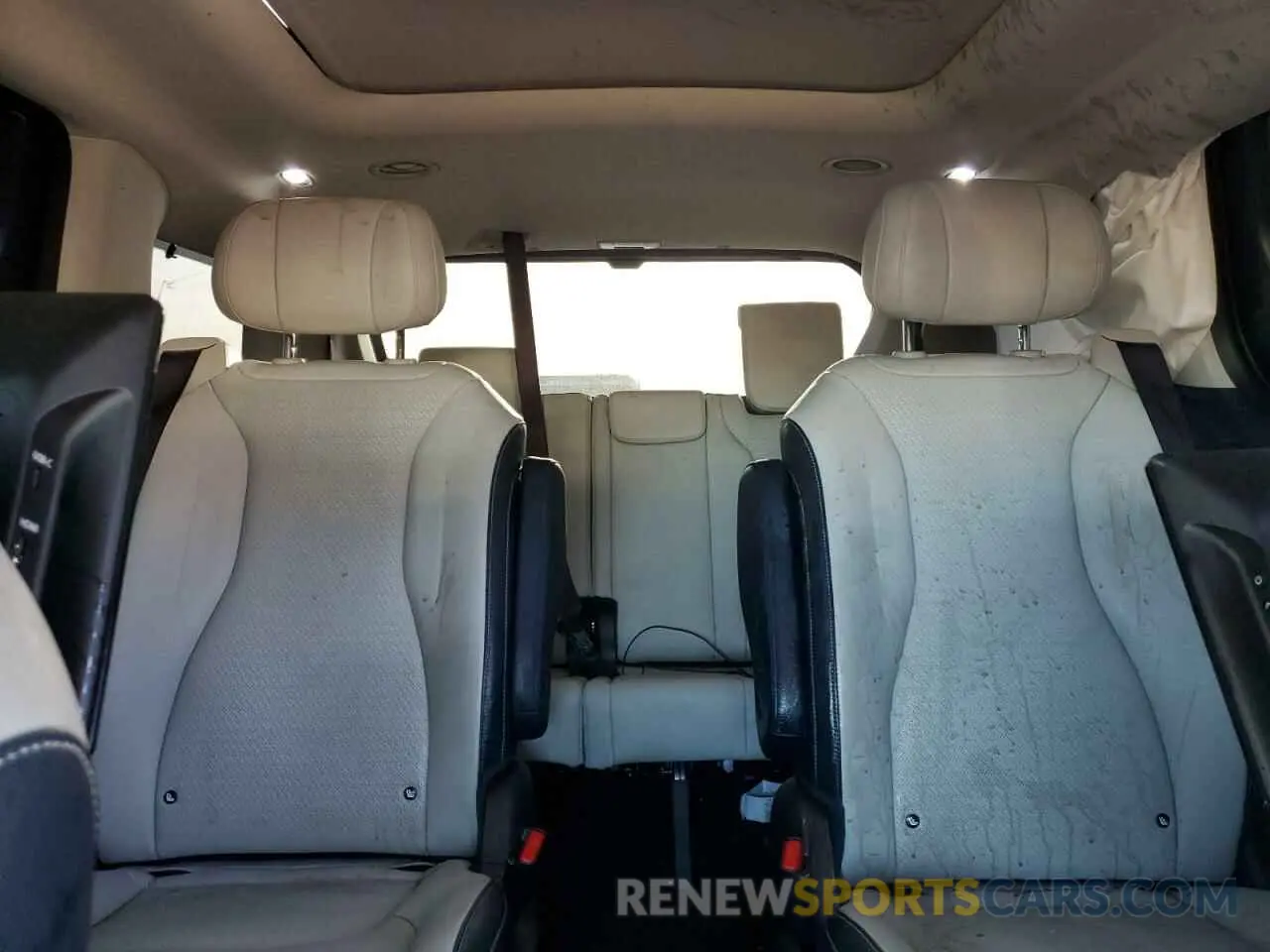 10 Photograph of a damaged car KNDNE5KA0S6034319 KIA CARNIVAL S 2025