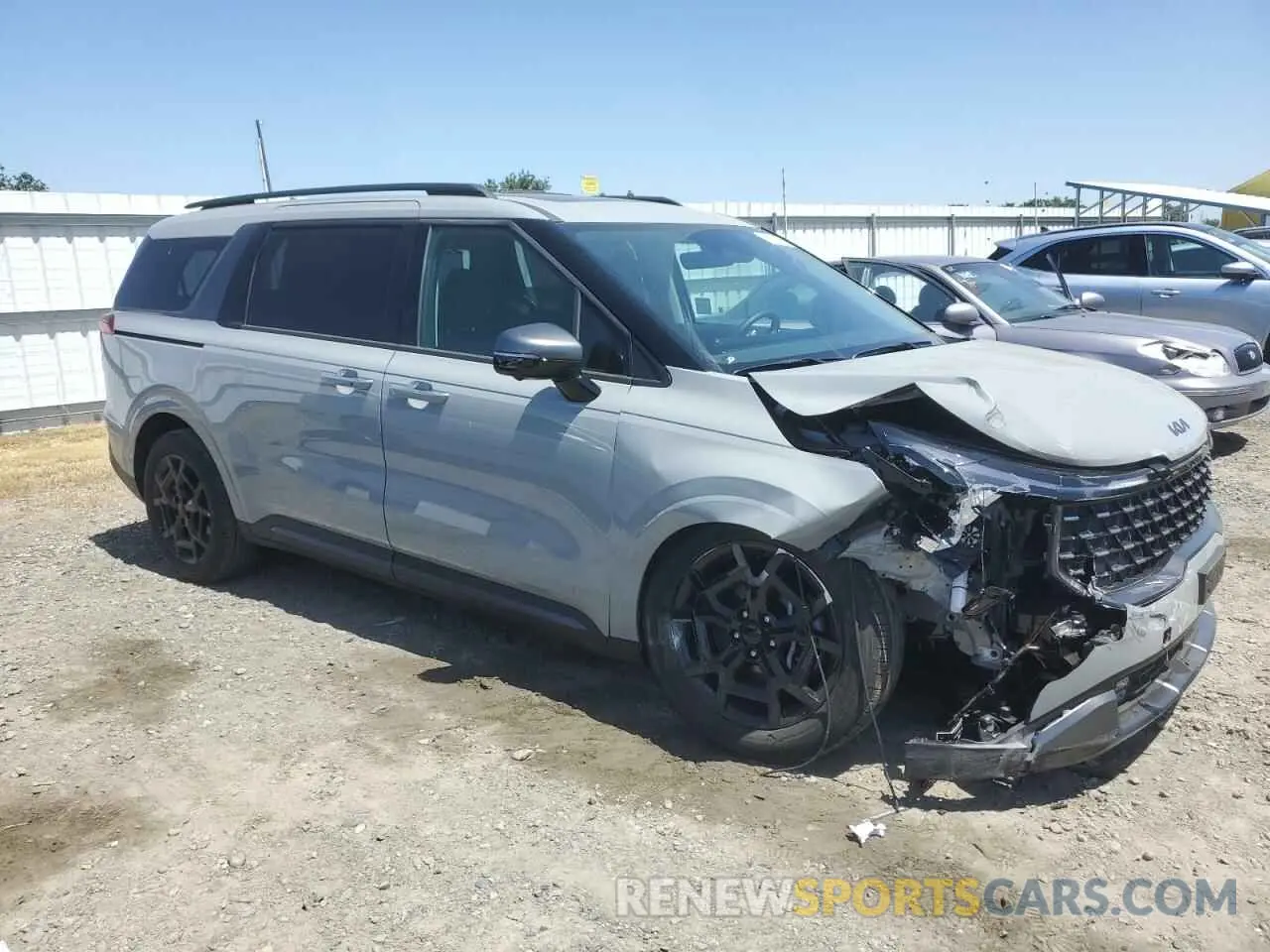 4 Photograph of a damaged car KNDNE5KA2S6032782 KIA CARNIVAL S 2025