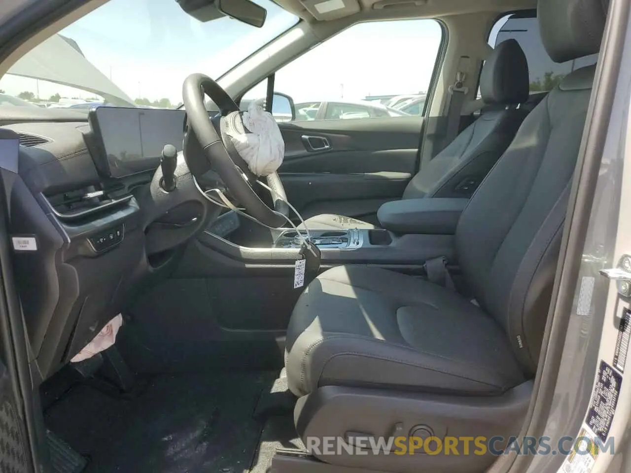 7 Photograph of a damaged car KNDNE5KA2S6032782 KIA CARNIVAL S 2025