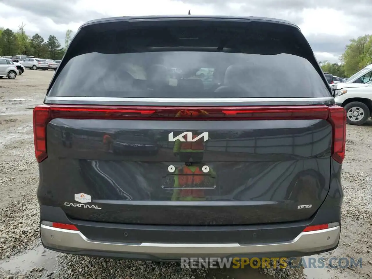 6 Photograph of a damaged car KNDNE5KA2S6060422 KIA CARNIVAL S 2025