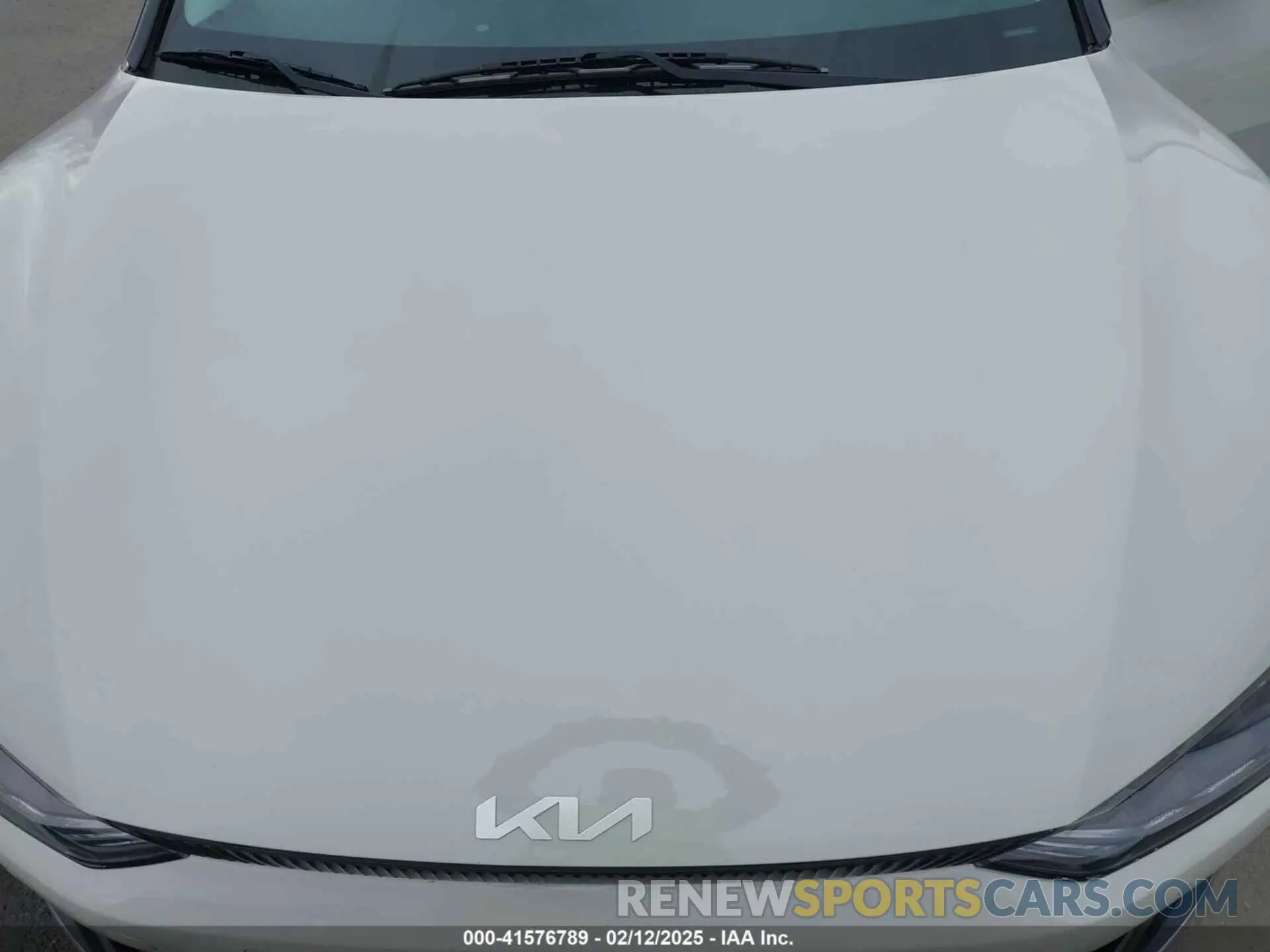 10 Photograph of a damaged car KNDC34LA9N5043553 KIA EV6 2022