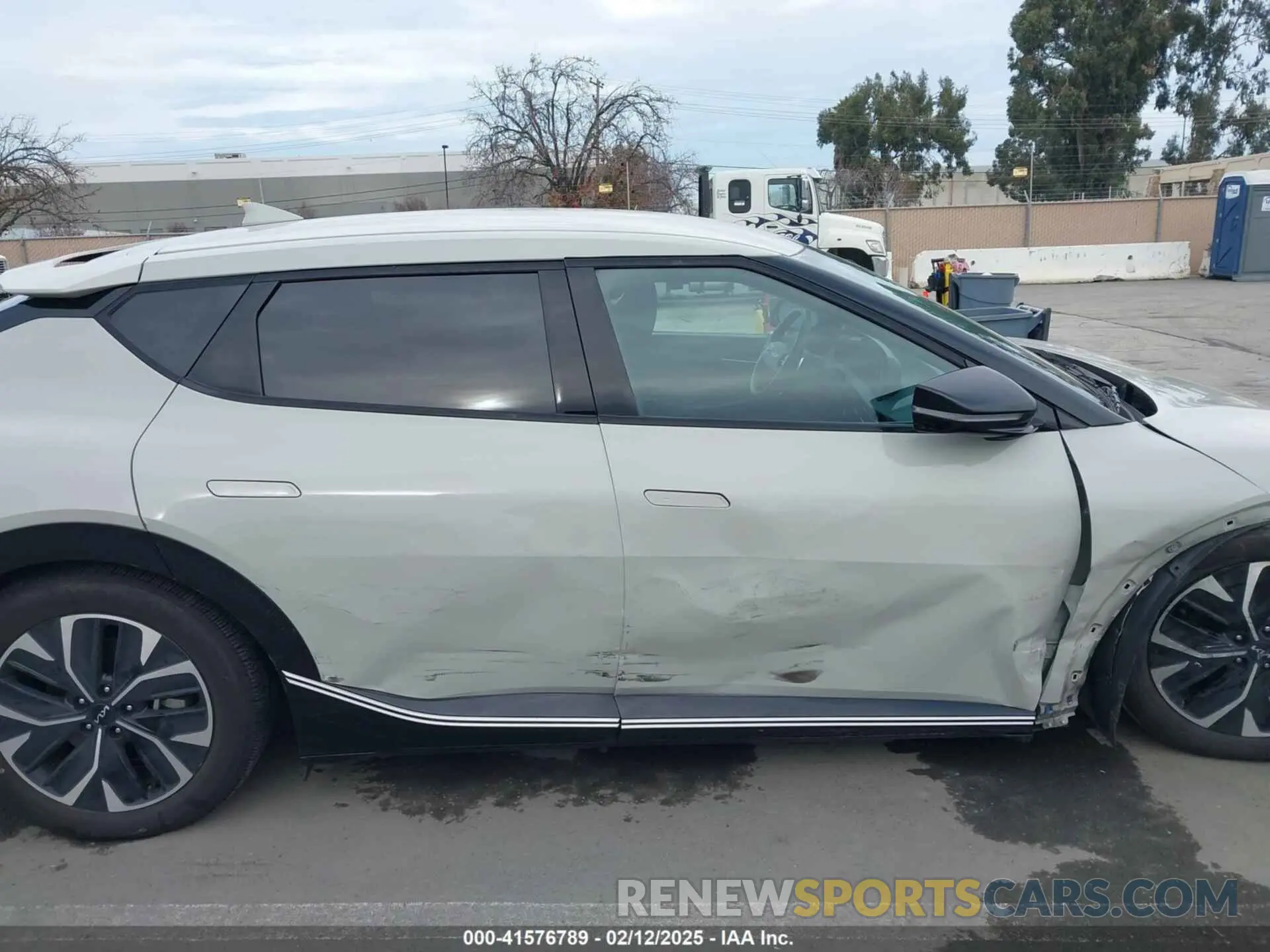 13 Photograph of a damaged car KNDC34LA9N5043553 KIA EV6 2022