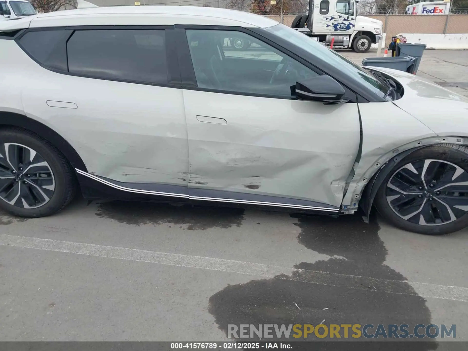 6 Photograph of a damaged car KNDC34LA9N5043553 KIA EV6 2022