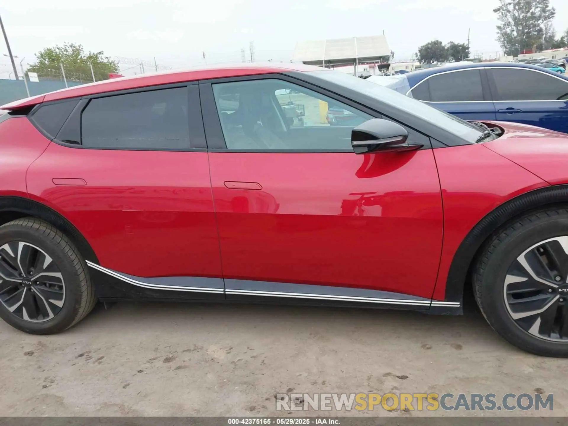 13 Photograph of a damaged car KNDC34LAXN5066095 KIA EV6 2022
