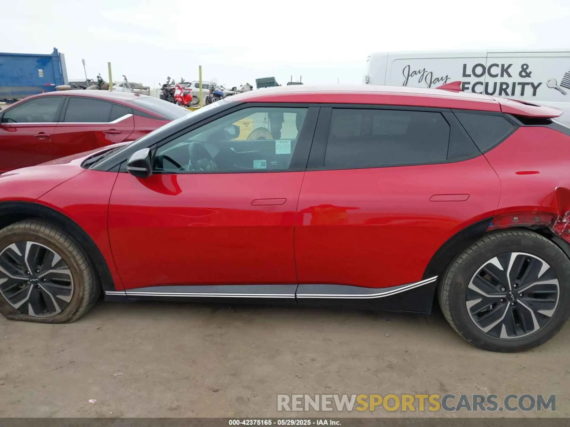 14 Photograph of a damaged car KNDC34LAXN5066095 KIA EV6 2022