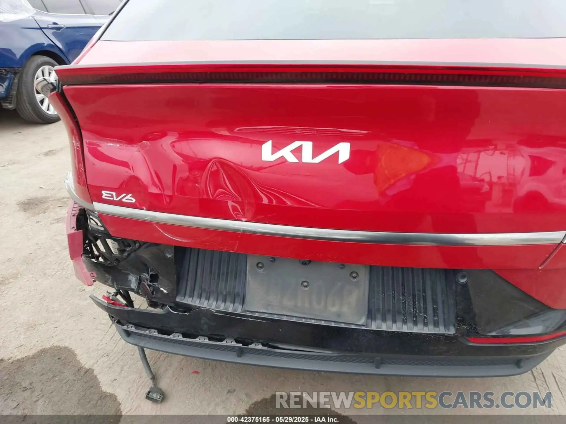 21 Photograph of a damaged car KNDC34LAXN5066095 KIA EV6 2022