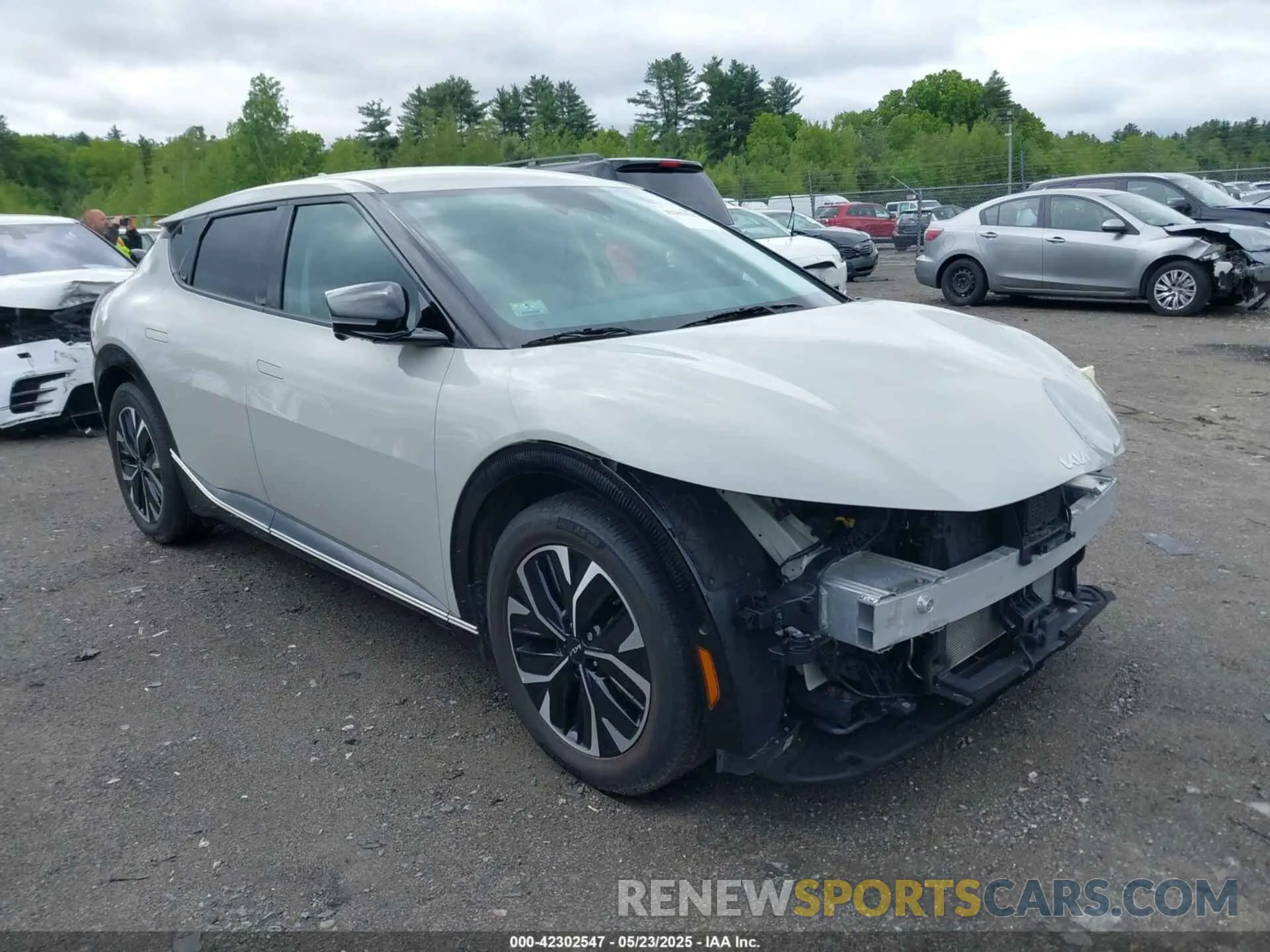 1 Photograph of a damaged car KNDC3DLC0N5043037 KIA EV6 2022