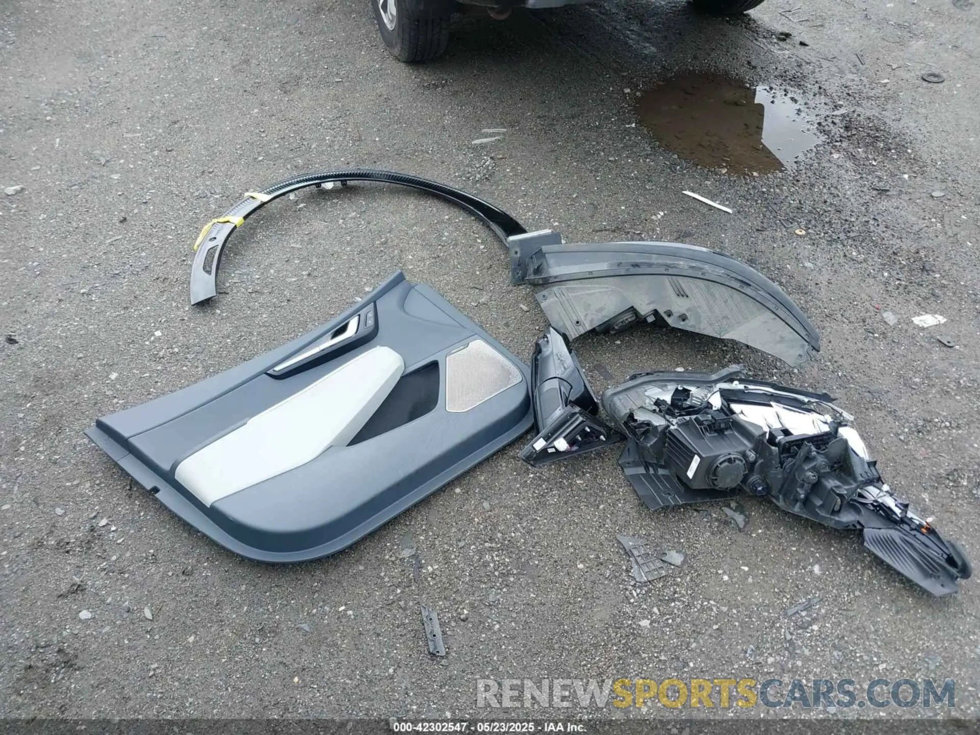 12 Photograph of a damaged car KNDC3DLC0N5043037 KIA EV6 2022