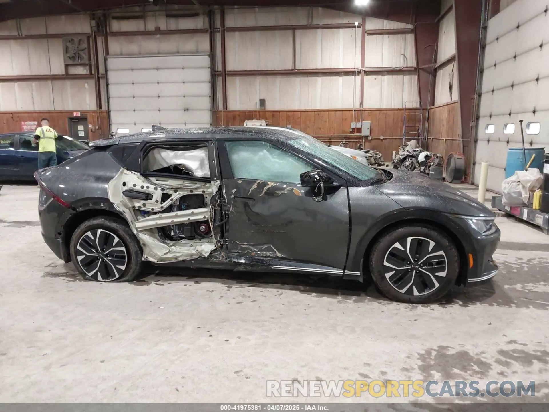 13 Photograph of a damaged car KNDC3DLC3N5062116 KIA EV6 2022