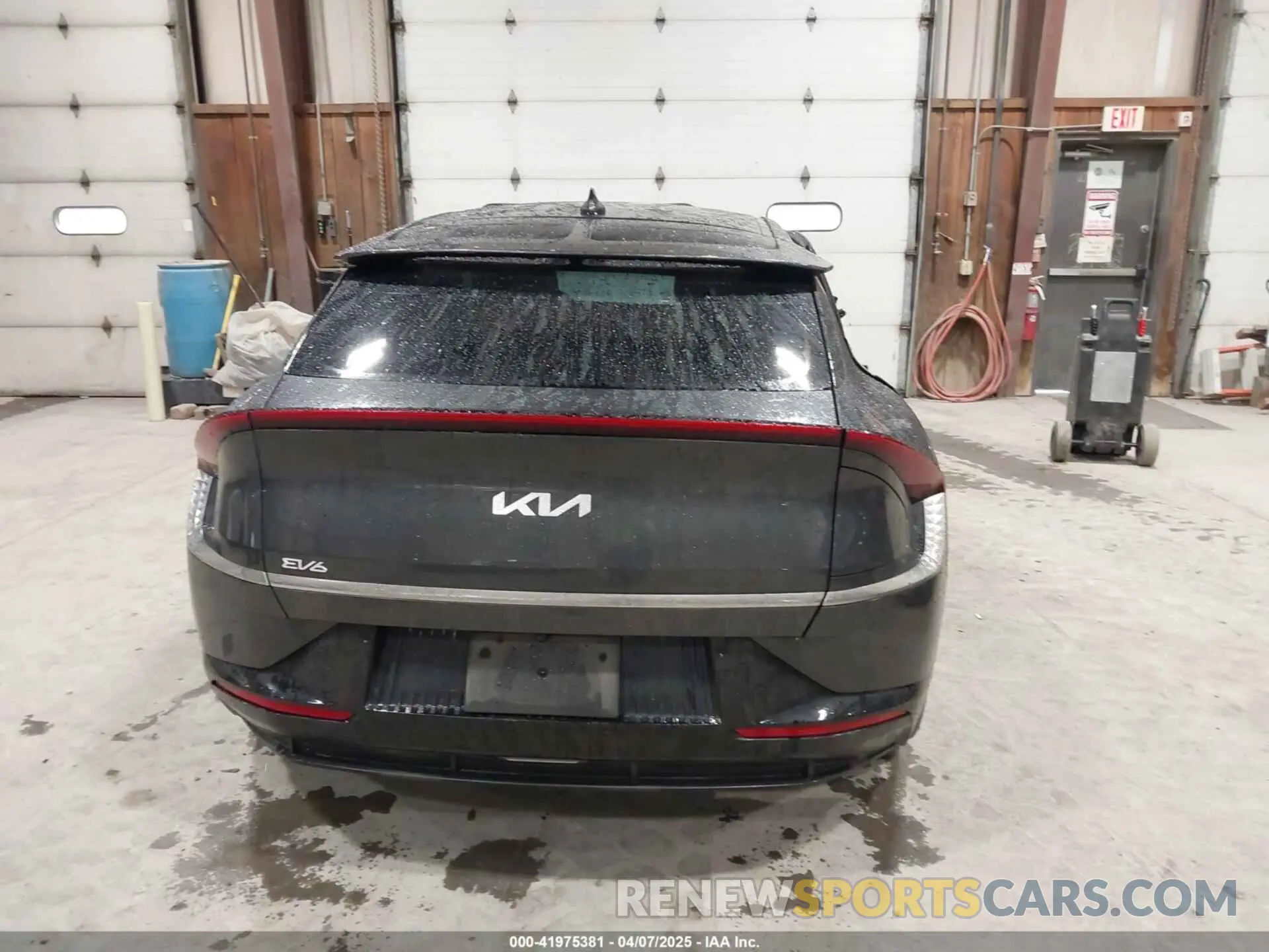 16 Photograph of a damaged car KNDC3DLC3N5062116 KIA EV6 2022
