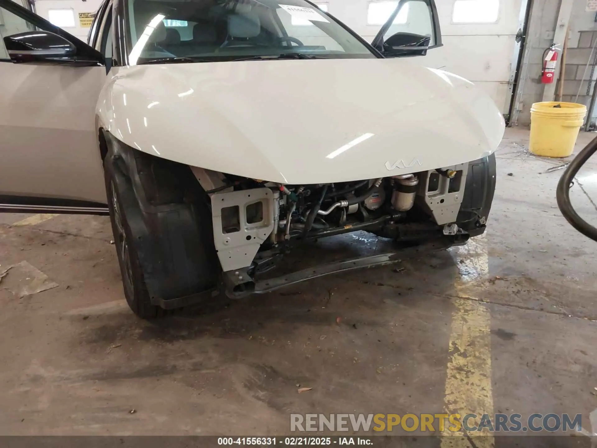 21 Photograph of a damaged car KNDC3DLC8N5080465 KIA EV6 2022